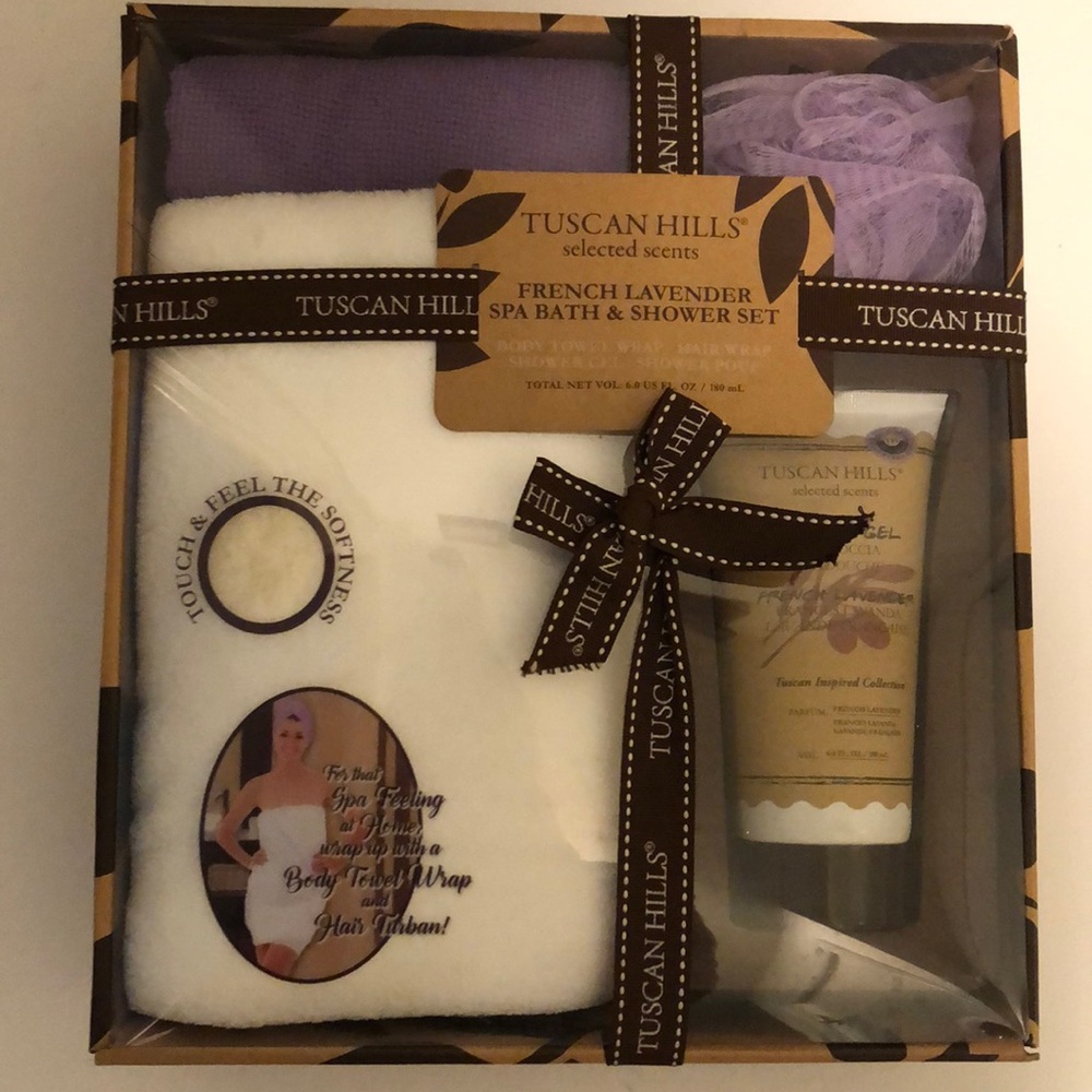 NWT.... TUSCAN HILLS gift set. Never been opened.